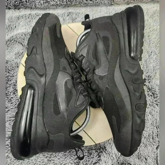 Nike Air Max 270 React Triple Black - Picture 5 of 9